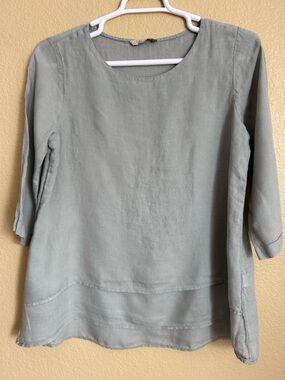 Chalet et ceci Sage Green Linen Tunic